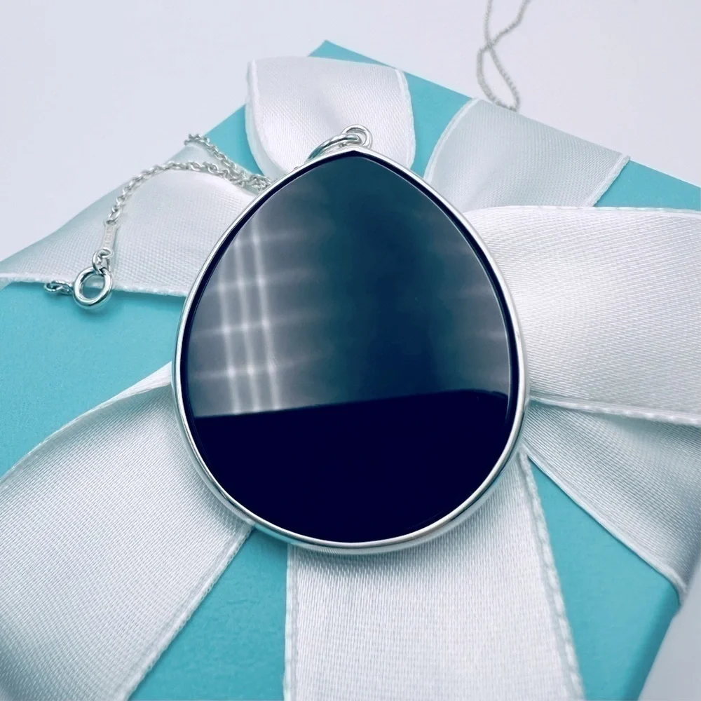 Tiffany & Co. 30” Onyx Villa Paloma Pendant Necklace with Packaging